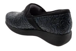 Meredith Sport -Classic Shoe Corner 3110 01184 1700 188 8 24e303e0 f0f8 4e20 bf81 dba59566d714